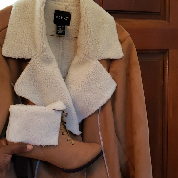 Coat - Picture 5 of 5